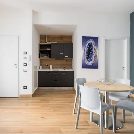 Daire Giorgi Design Homes I *