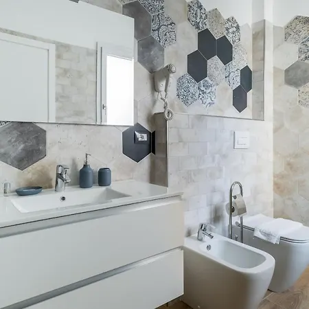 Daire Giorgi Design Homes I *